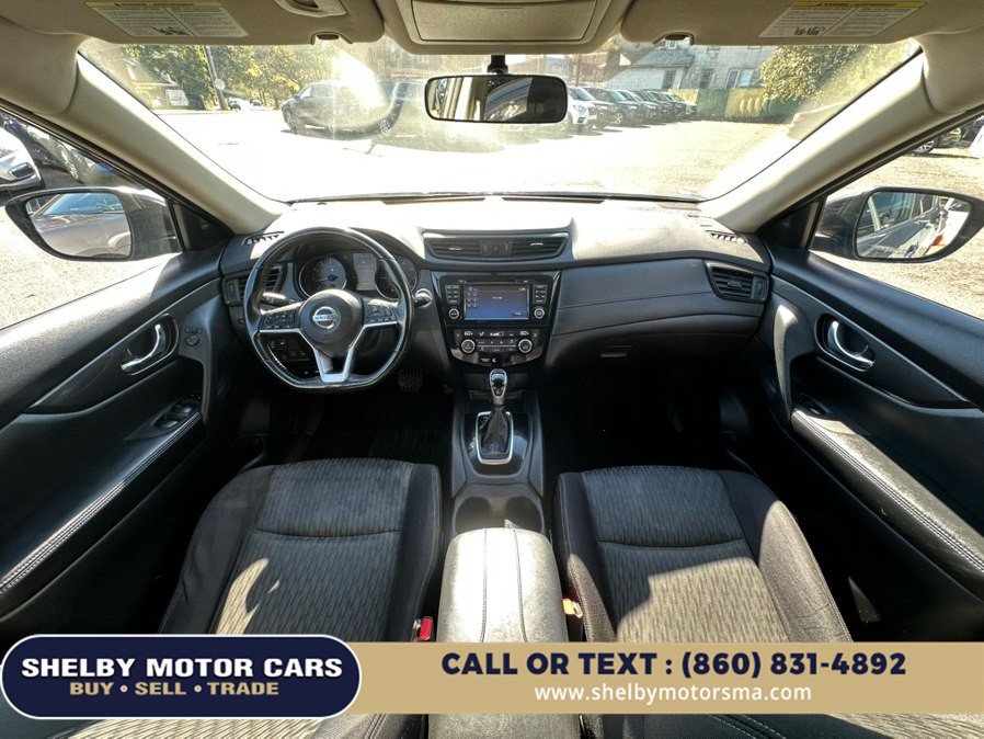 Used 2017 Nissan Rogue SV w/ SV Premium Package AWD/4WD image 18