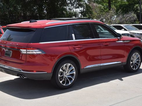 New 2026 Lincoln Aviator Reserve w/ Illumination Package AWD/4WD image 6