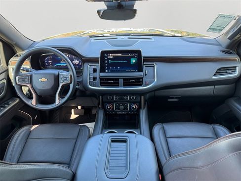 Used 2024 Chevrolet Suburban High Country image 17