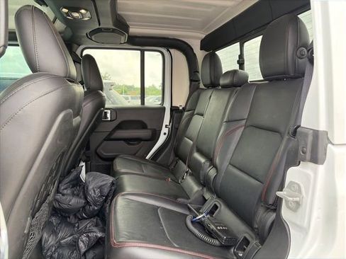 Used 2023 Jeep Gladiator Rubicon w/ LED Lighting Group AWD/4WD image 11