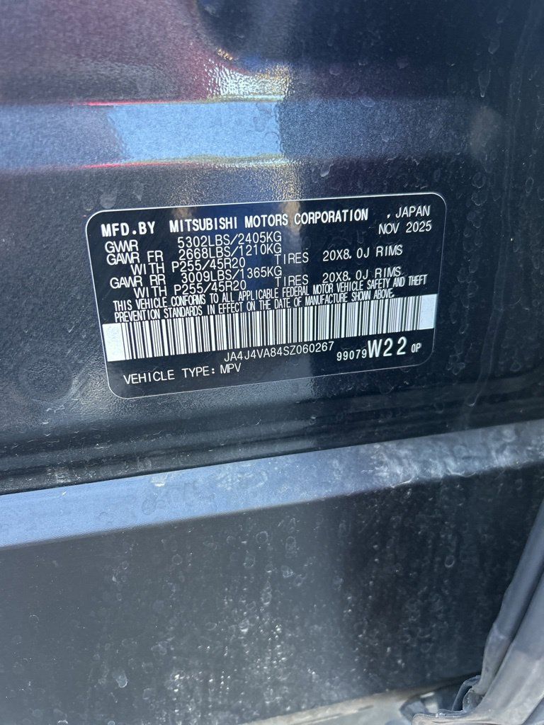 Used 2025 Mitsubishi Outlander SE AWD/4WD image 3