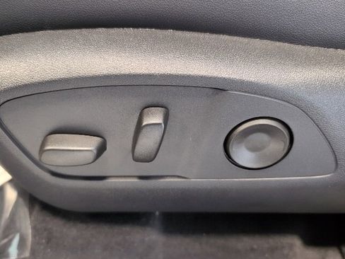 New 2026 Chevrolet Traverse LT image 13