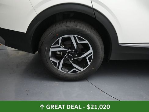 Used 2024 Kia Sportage LX image 19