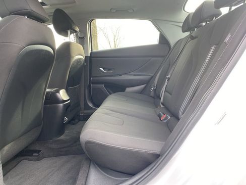 New 2025 Hyundai Elantra SEL image 13