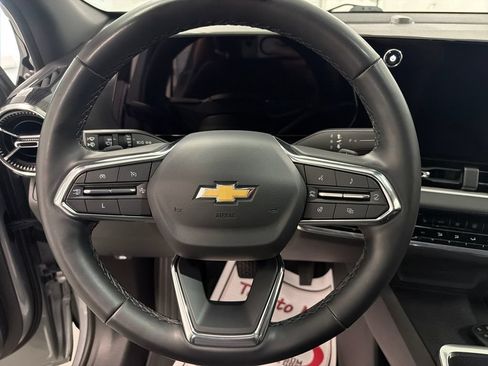 Used 2025 Chevrolet Equinox LT w/ Convenience Package II FWD image 18