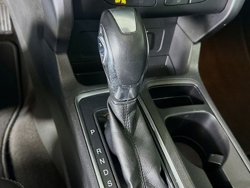 Used 2019 Ford Escape SEL image 25