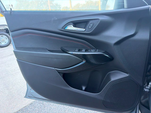 Used 2024 Chevrolet Trax RS FWD image 11