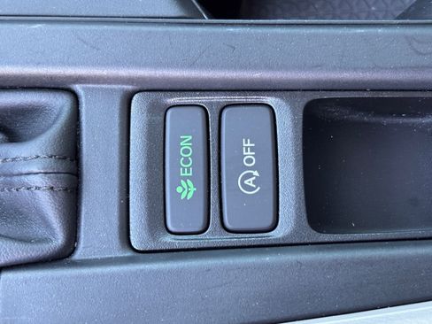 Certified 2024 Honda Accord EX image 31