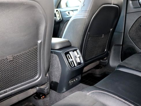 Used 2022 Volvo XC40 P8 Recharge Plus AWD/4WD image 33