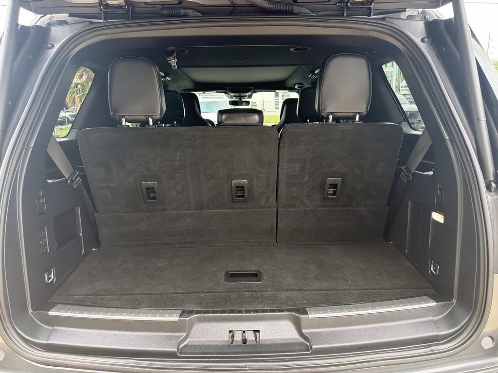 Certified 2021 Lincoln Navigator Reserve RWD image 9