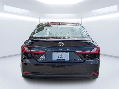 Used 2025 Toyota Camry LE image 4
