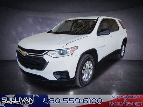 Used 2021 Chevrolet Traverse LS FWD image 1