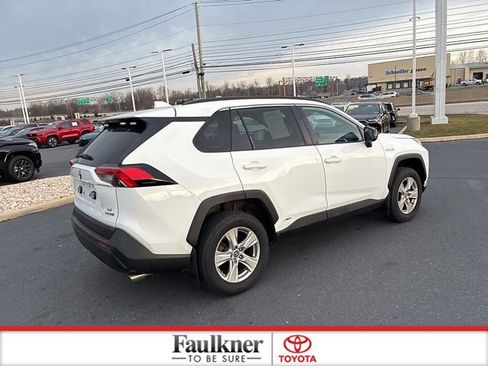 Used 2019 Toyota RAV4 LE image 7