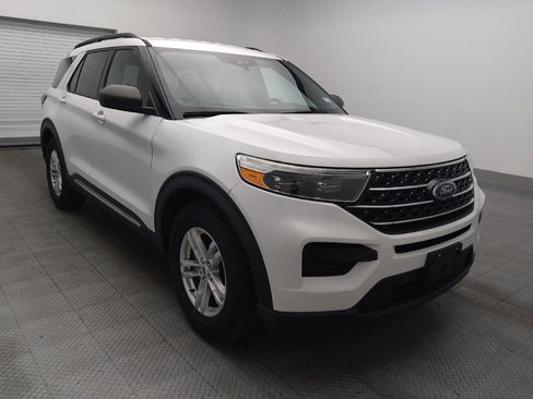 Used 2020 Ford Explorer XLT image 13