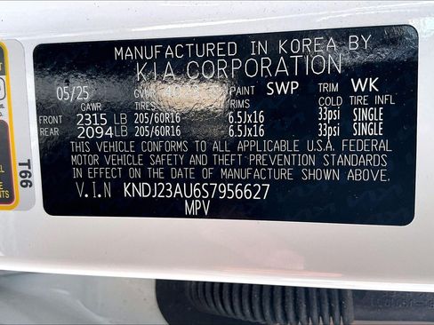Used 2025 Kia Soul LX w/ LX Technology Package FWD image 28