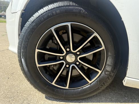 Used 2019 Dodge Grand Caravan GT FWD image 27