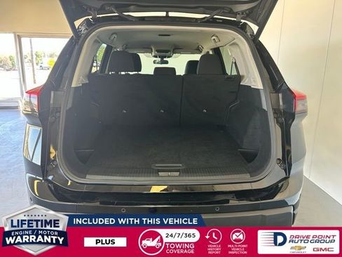 Used 2024 Nissan Rogue SV image 32