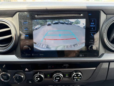 Used 2018 Toyota Tacoma TRD Sport w/ Technology Package AWD/4WD image 15