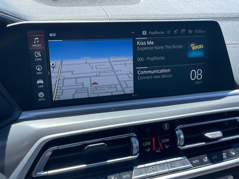 Used 2022 BMW X5 xDrive40i w/ M Sport Package image 10