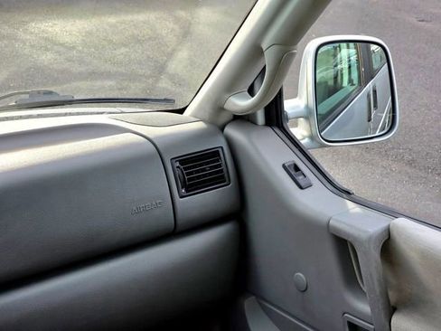 Used 2002 Volkswagen Eurovan MV image 21