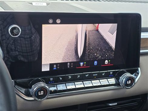 Used 2023 GMC Canyon Denali image 21