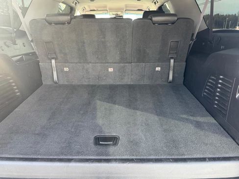 Used 2015 Chevrolet Suburban LT image 22