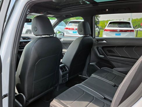 Used 2022 Volkswagen Tiguan SEL R-Line AWD/4WD image 51