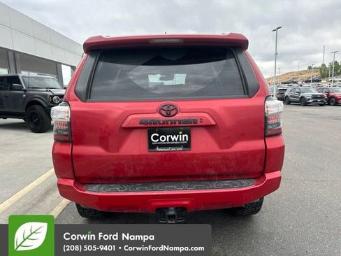 Used 2020 Toyota 4Runner SR5 Premium w/ Moonroof Package AWD/4WD image 8