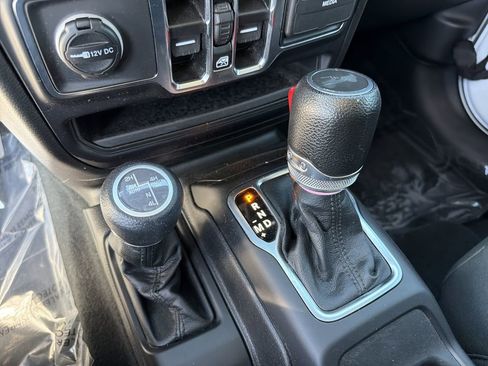 Used 2023 Jeep Wrangler Unlimited w/ Cold Weather Group image 28