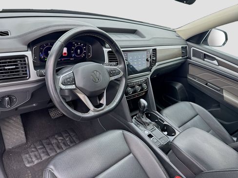 Used 2023 Volkswagen Atlas SE w/ Panoramic Sunroof Package FWD image 7