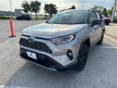 Used 2020 Toyota RAV4 XSE w/ XSE Grade Weather Package AWD/4WD image 12