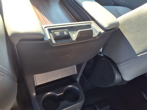 Used 2024 Toyota Sienna XLE image 28