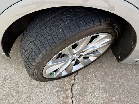 Used 2023 Buick Envision Avenir AWD/4WD image 38