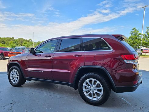 Used 2022 Jeep Grand Cherokee Laredo X AWD/4WD image 5