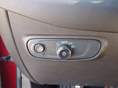 Used 2023 Chevrolet Equinox RS FWD image 19