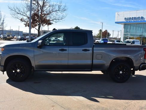 Used 2020 Chevrolet Silverado 1500 Custom w/ Custom Value Package image 10