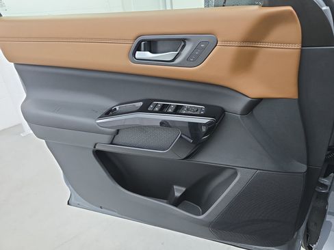 New 2026 Nissan Pathfinder Platinum image 28