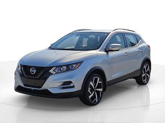Used 2022 Nissan Rogue Sport SL video 2