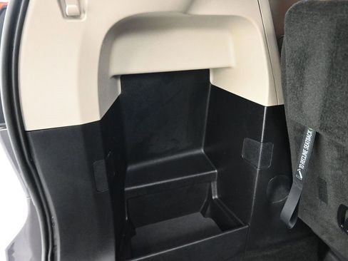 Used 2018 Toyota Sienna Limited image 58