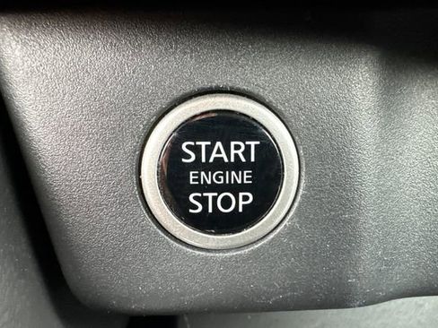 Used 2023 Nissan Rogue SV AWD/4WD image 35
