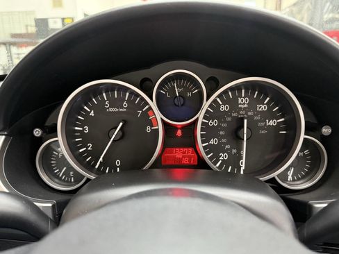 Used 2009 MAZDA MX-5 Miata Grand Touring w/ Premium Pkg RWD image 22