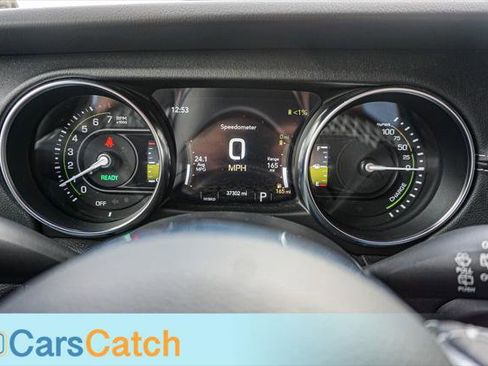 Used 2021 Jeep Wrangler Unlimited Sahara w/ Dual Top Group AWD/4WD image 32