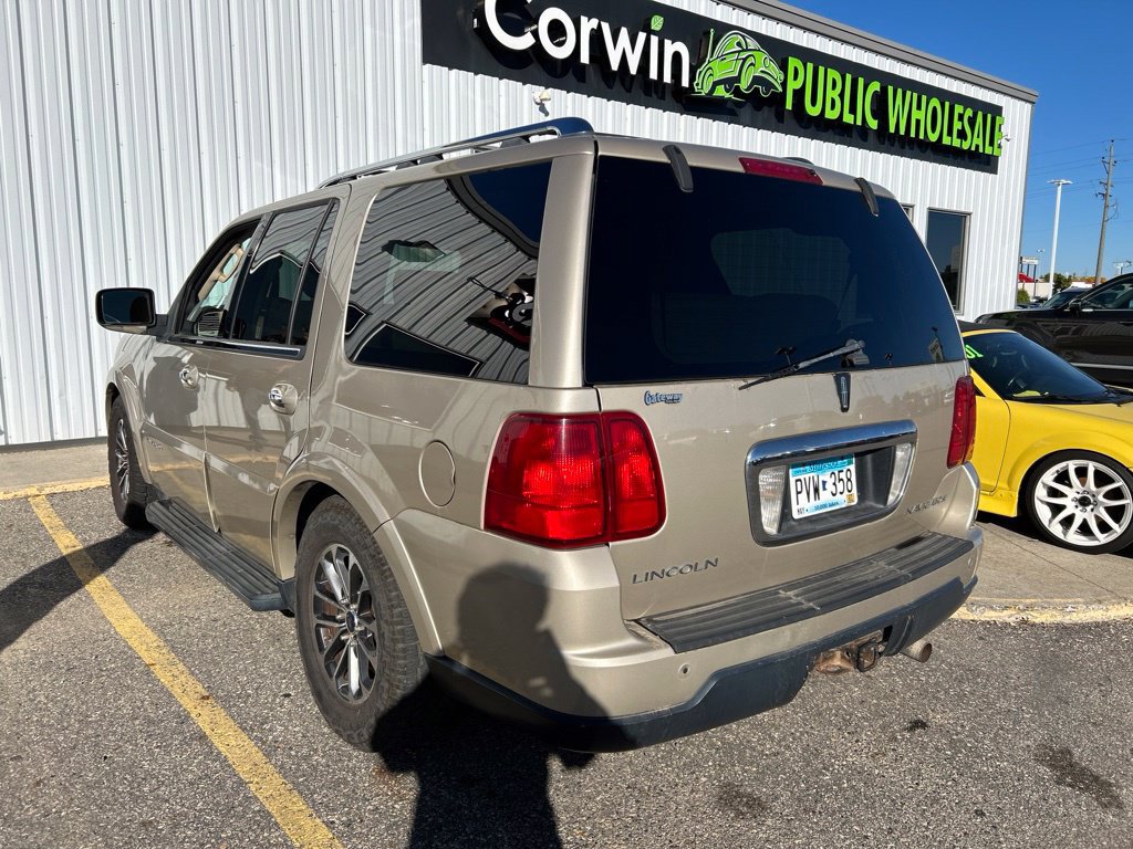 Used 2006 Lincoln Navigator 4WD image 3