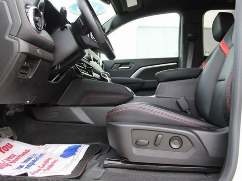 Used 2023 Chevrolet Colorado Z71 w/ Z71 Convenience Package 2 AWD/4WD image 10