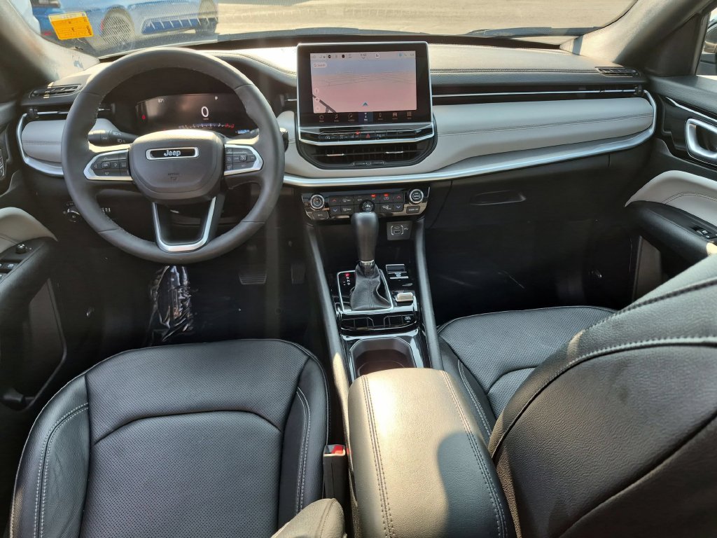Certified 2025 Jeep Compass Limited w/ Elite Group AWD/4WD image 26