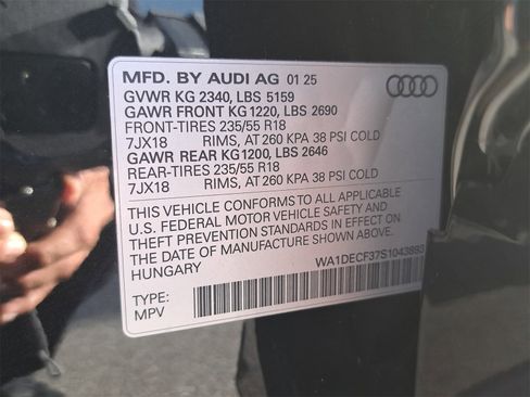 Certified 2025 Audi Q3 2.0T Premium w/ Convenience Package image 39