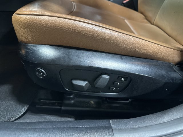 Used 2011 BMW 335i xDrive Sedan AWD/4WD image 18