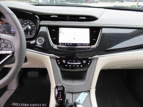 Certified 2024 Cadillac XT6 Premium Luxury image 20