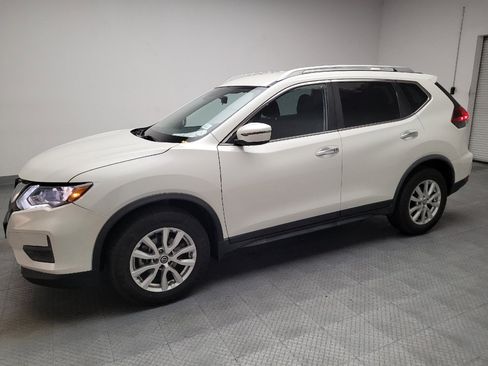 Used 2020 Nissan Rogue SV FWD image 2