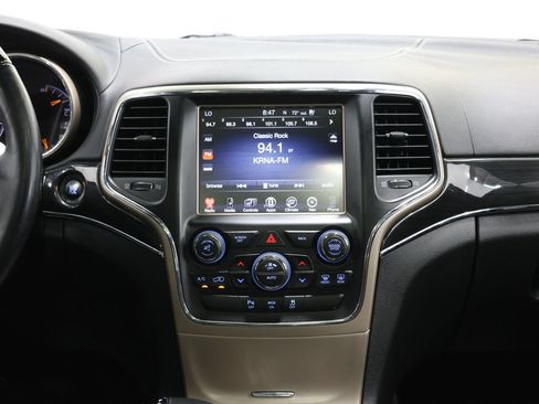 Used 2014 Jeep Grand Cherokee Overland AWD/4WD image 19